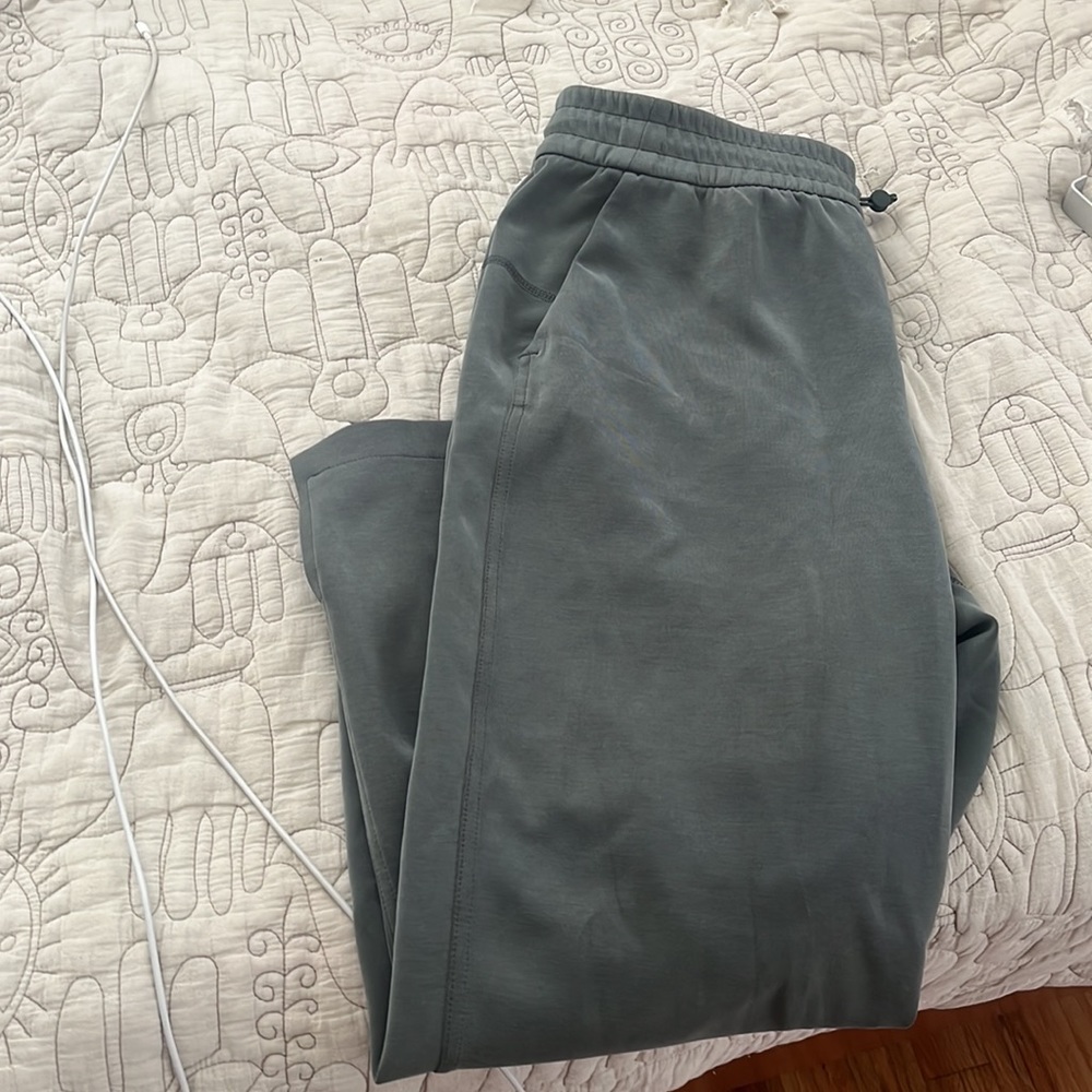 Lululemon Softstreme High rise Split Hem Crop smoked spruce